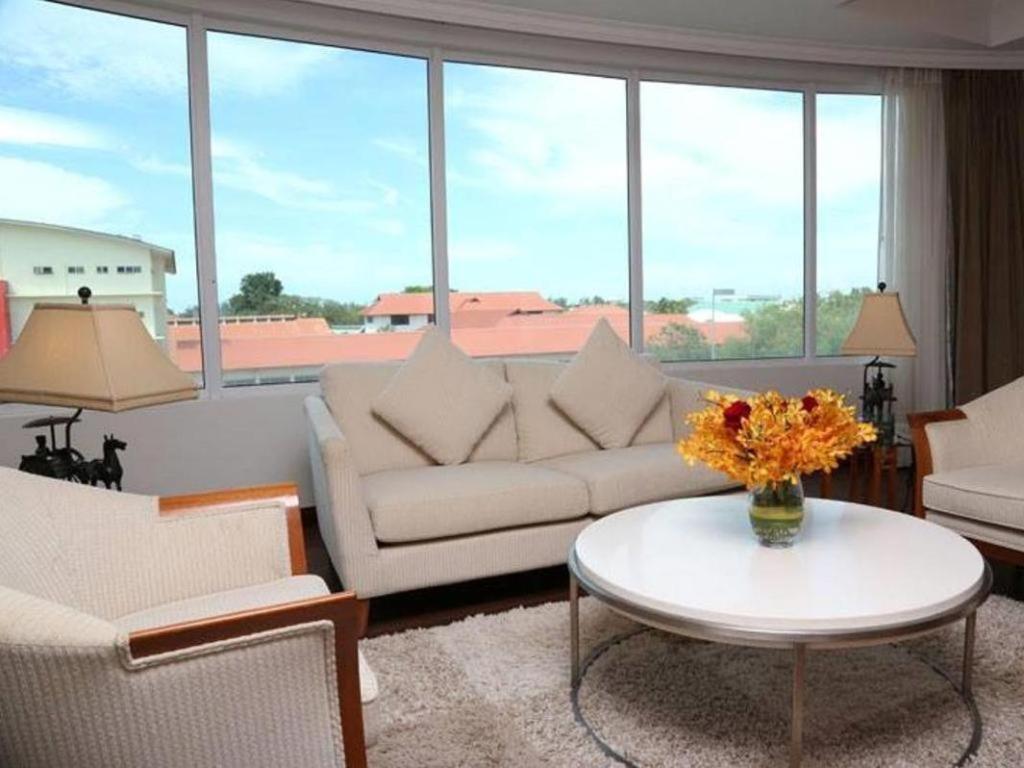 Plaza Sutera Biru Hotel Kuala Belait Ngoại thất bức ảnh